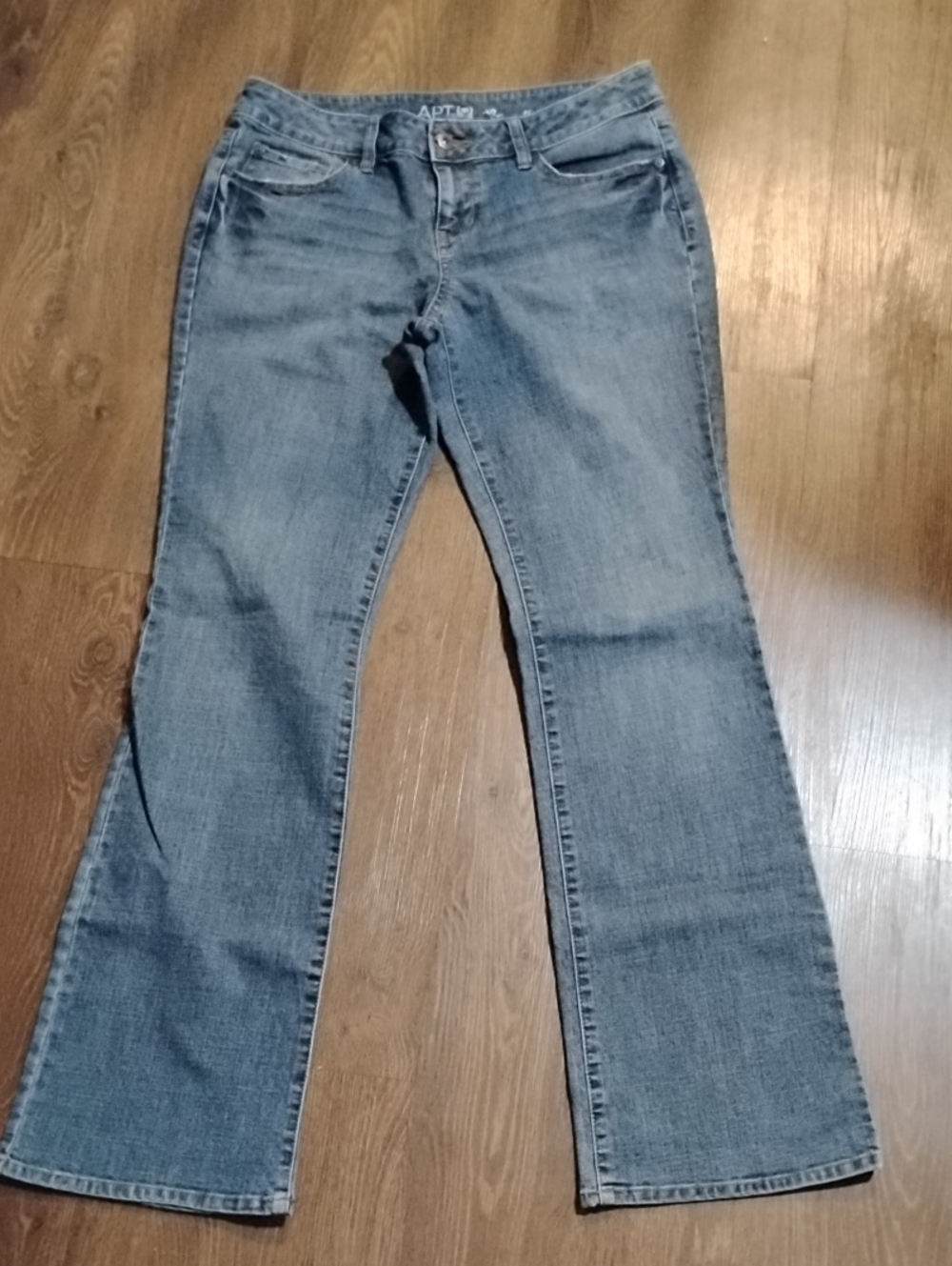 Apt. 9 Women's Blue Flare Jeans Size 8